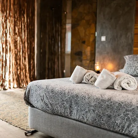 Alex Surf אכסניה בליאל