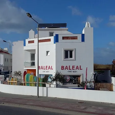 Alex Surf Vandrerhjem Baleal