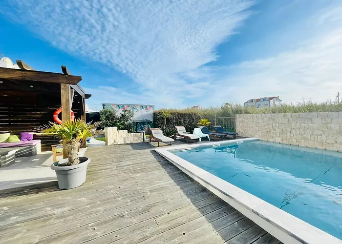 אכסניה Alex Surf בליאל