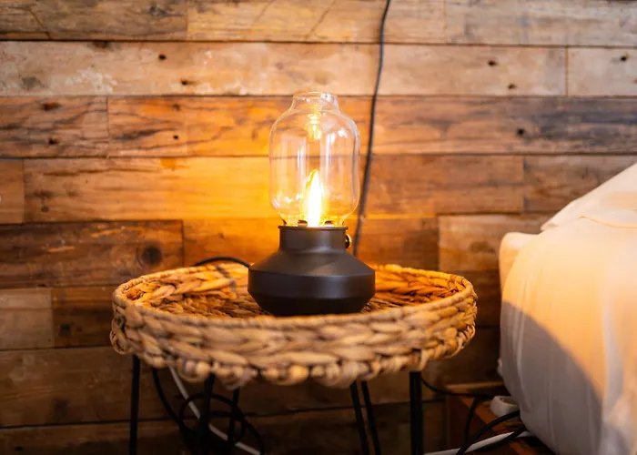 Alex Surf אכסניה