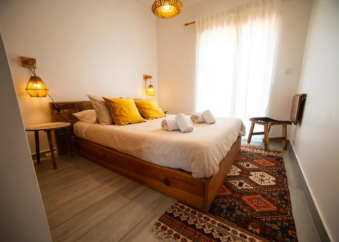 Alex Surf אכסניה *