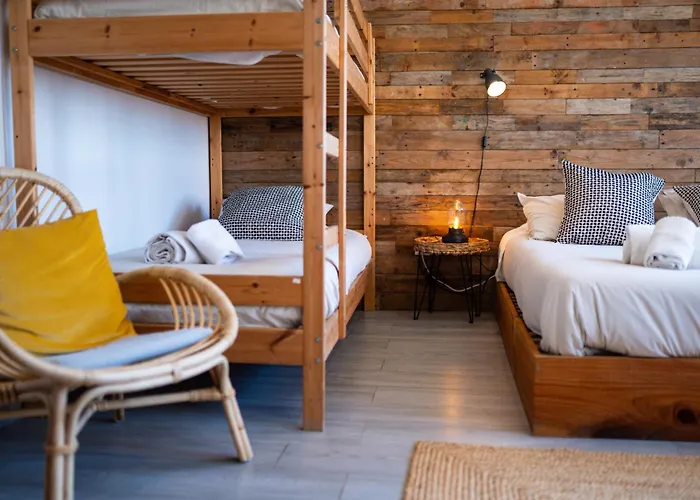 Alex Surf אכסניה *