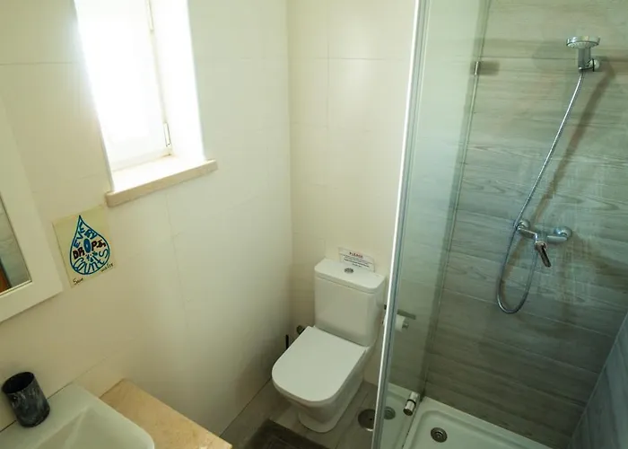 Alex Surf אכסניה